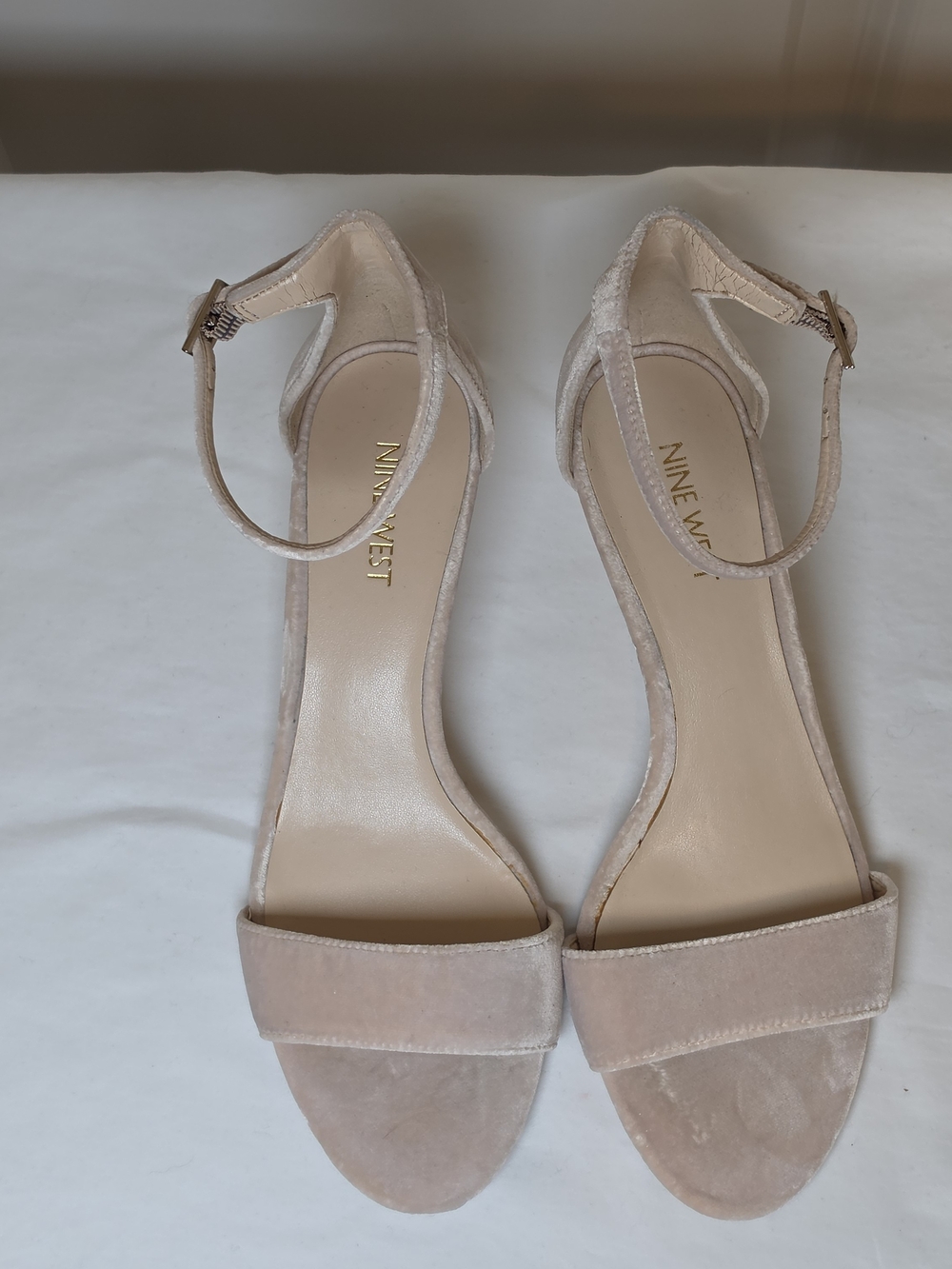 NINE WEST VELVET ANKLE STRAP HEELS SIZE 8M BLUSH PINK SANDALS KITTEN HEEL 2" NEW